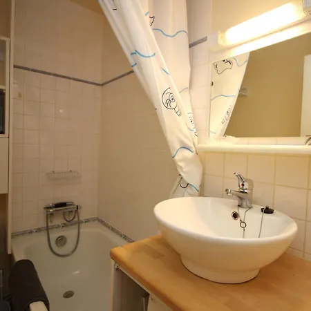 Studio Centre De Avec Acces Facile Aux Thermes Et Commerces - Fr-1-608-138 * Ла-Бурбуль