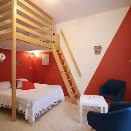 Апартаменты Studio Centre De Avec Acces Facile Aux Thermes Et Commerces - Fr-1-608-138 Ла-Бурбуль