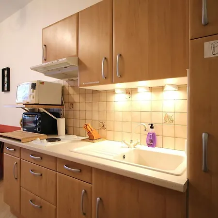 Апартаменты Studio Centre De Avec Acces Facile Aux Thermes Et Commerces - Fr-1-608-138 Ла-Бурбуль